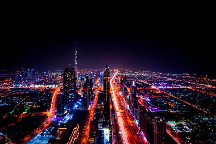 led-bild-dubai-bei-nacht